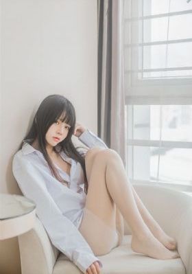 欧美a字裤外套_高清完整版免费在线观看